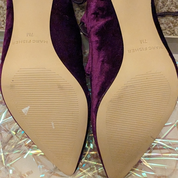 Marc Fisher Velvet‎ Heels - Picture 4 of 4